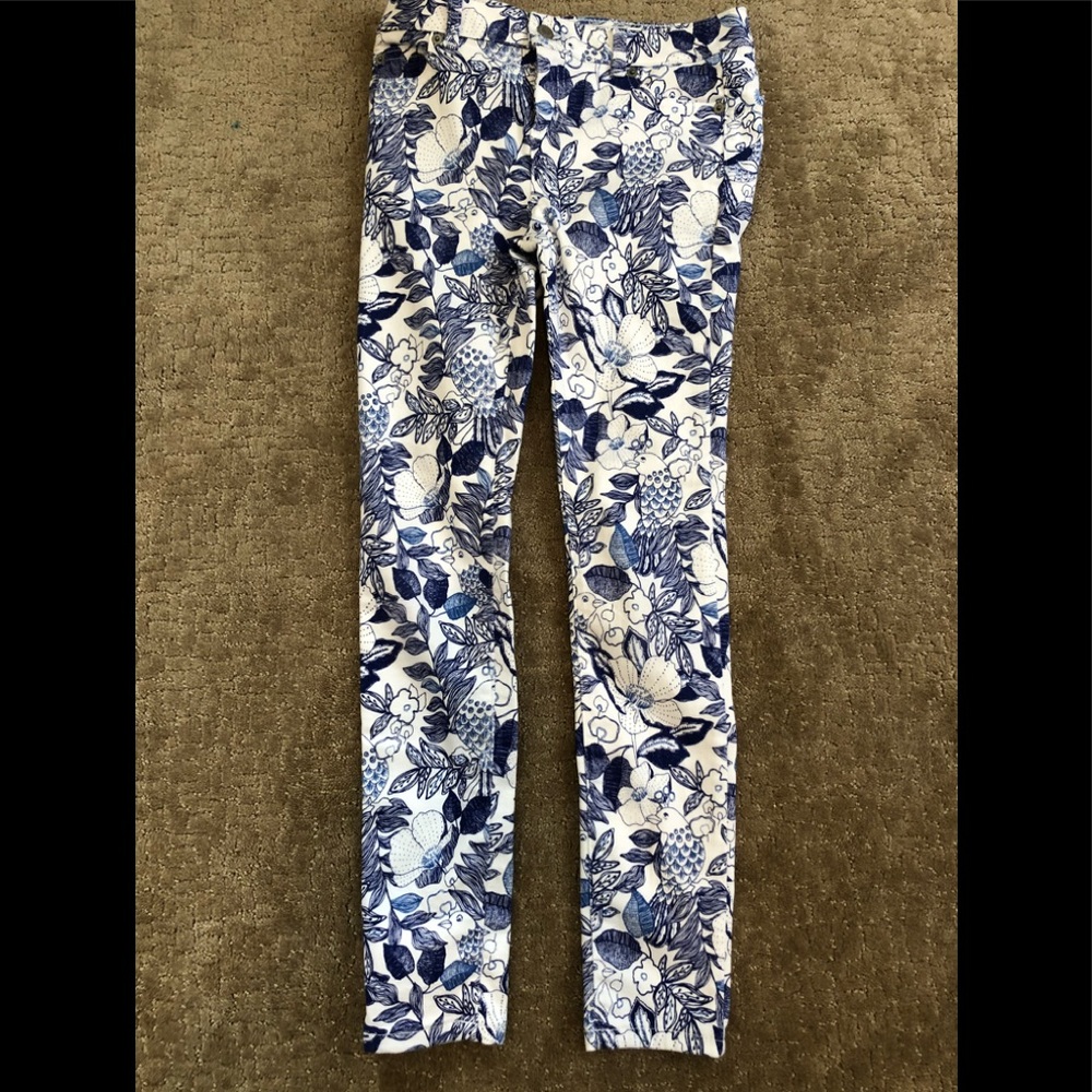 Vineyard vines floral blue and white jeans